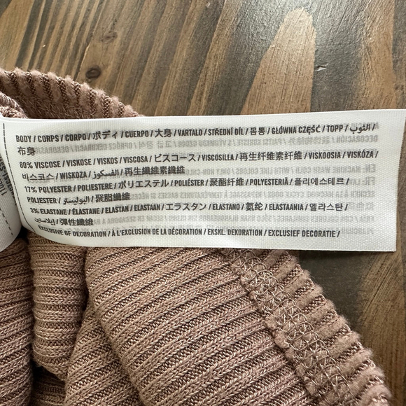 Abercrombie & Fitch Womens Ribbed Shorts Tan Size M Casual Summer Wear - Picture 3 of 7